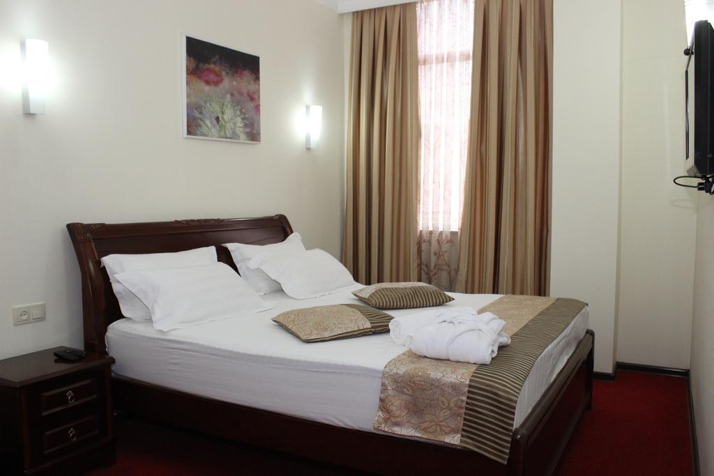 Hotel Vanilla Batumi Habitación foto